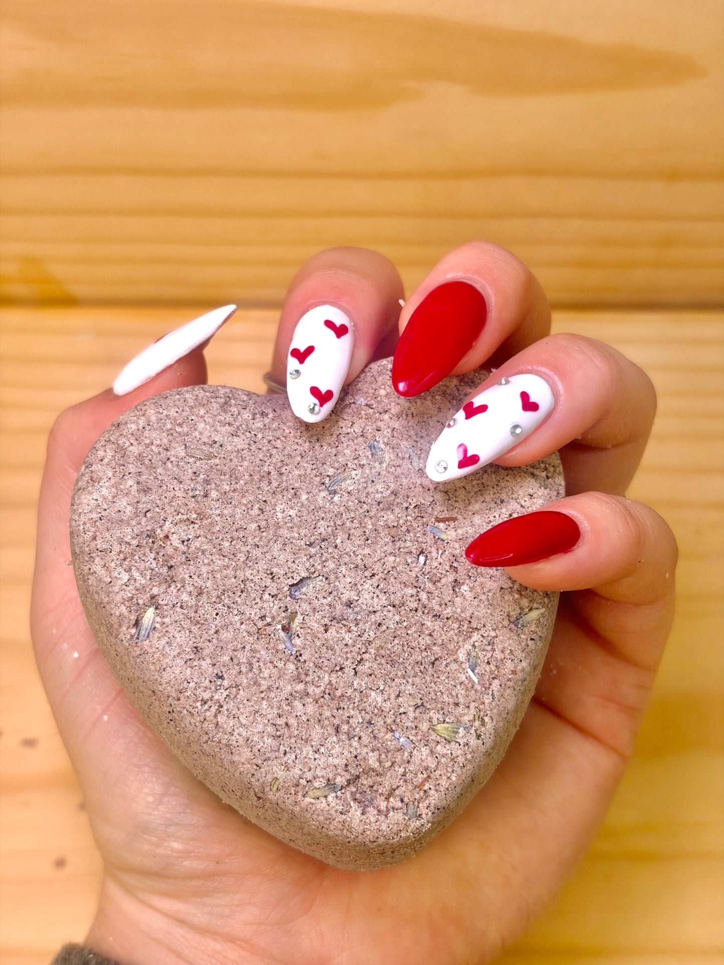 LavenWood - Detox Salt Bath Bomb - 6 oz